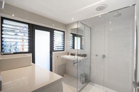 Lux On Main - Whitsundays Accommodation 4