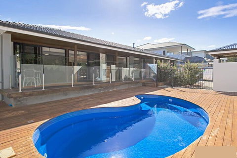 Hibiscus House Sawtell NSW - Whitsundays Accommodation 1