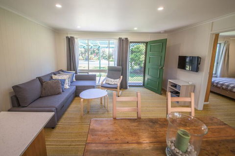 17 Broadbeach Drive - Whitsundays Accommodation 4