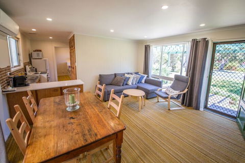 17 Broadbeach Drive - Whitsundays Accommodation 1