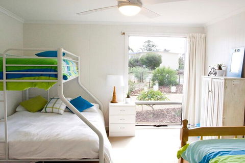 Stones Throw 26 River View Drive - Whitsundays Accommodation 5