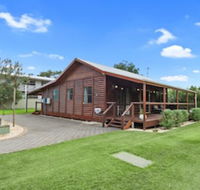 The Log Cabin 47 Jetty Road - Whitsundays Accommodation