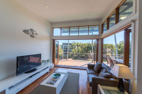 South Shores Villa 52 South Shores Normanville - Whitsundays Accommodation 4