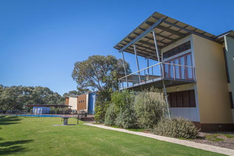 South Shores Villa 52 South Shores Normanville - Whitsundays Accommodation 1