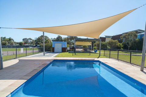 South Shores Villa 52 South Shores Normanville - Whitsundays Accommodation 2