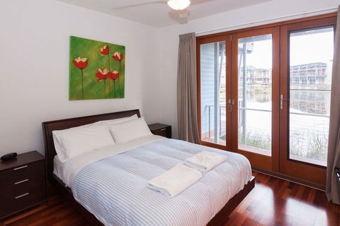 South Shores Trevally Villa 92 South Shores Normanville - Whitsundays Accommodation 7