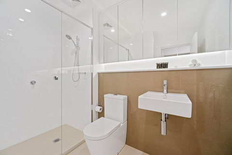 HomeHotel New & Comfort 3 Bedrooms - Whitsundays Accommodation 1