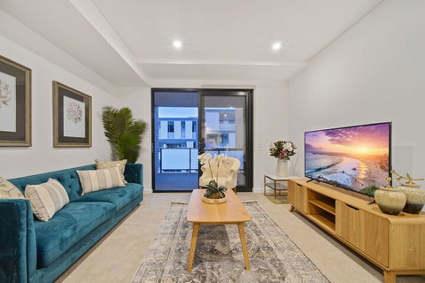 HomeHotel New & Comfort 3 Bedrooms - Whitsundays Accommodation 2