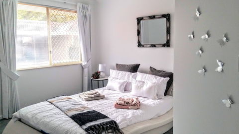 Camelias Boutique Cottage In Dianella - Whitsundays Accommodation 2