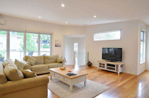 LA MER Centrally Located Free Wifi - Whitsundays Accommodation 1