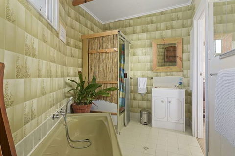 Sandy Feet Retreat 13 Scenic View Drive - Whitsundays Accommodation 6