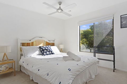 Sandy Feet Retreat 13 Scenic View Drive - Whitsundays Accommodation 1