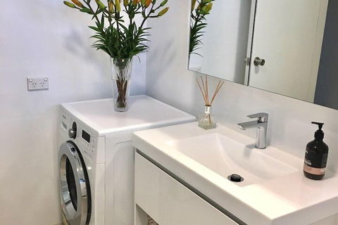 Cozy Apartment In Waverton - Whitsundays Accommodation 1
