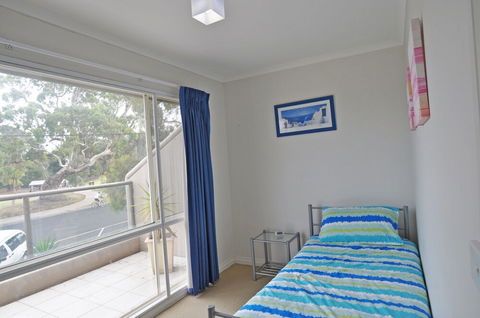 THE Esplanade 4 Free Wifi & Foxtel - Whitsundays Accommodation 4