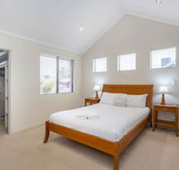 Coode Street Townhouse - Whitsundays Accommodation