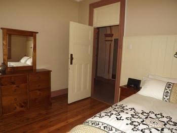 Rosalea Guesthouse - Whitsundays Accommodation 0
