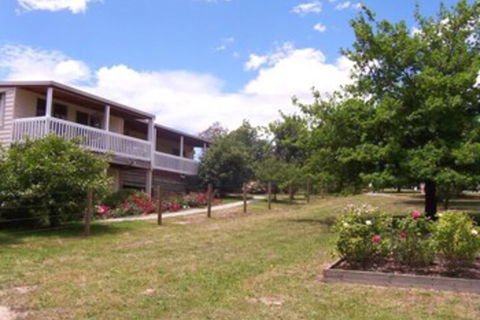 Yarraglen BnB - Whitsundays Accommodation 1