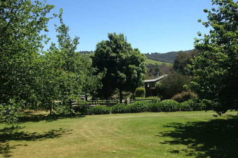 Yarraglen BnB - Whitsundays Accommodation 2