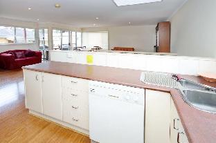 Redman Place 2 / 9 - Whitsundays Accommodation 1