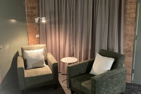 Hamilton's Henry Parkes Motor Inn, Parkes - Whitsundays Accommodation 5