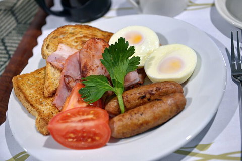 Hamilton's Henry Parkes Motor Inn, Parkes - Whitsundays Accommodation 3