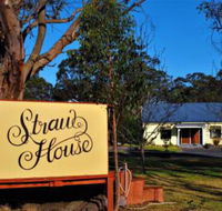 Straw House Farm B  B - Whitsundays Accommodation