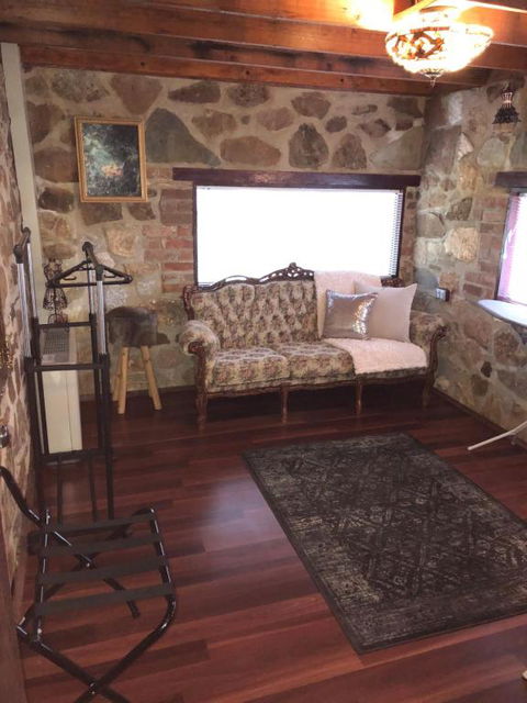 Barossa Barn Bed & Breakfast - Whitsundays Accommodation 1