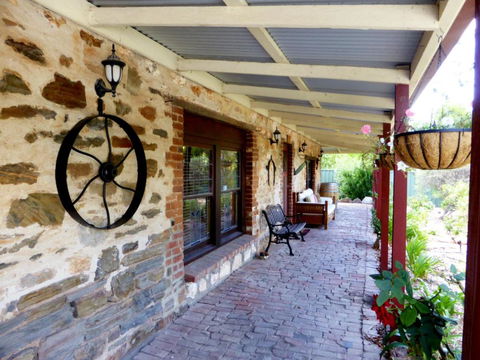 Barossa Barn Bed & Breakfast - Whitsundays Accommodation 3