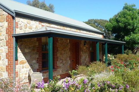 Amandas Cottage 1899 - Whitsundays Accommodation 6
