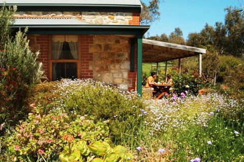 Amandas Cottage 1899 - Whitsundays Accommodation 2