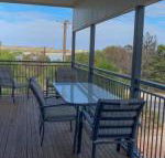 Longbeach House - Whitsundays Accommodation