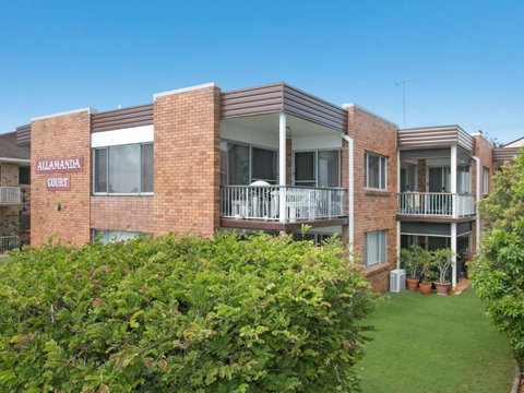 Allamanda Court Unit 6 Handy To Tweed Heads Hospital - Whitsundays Accommodation 3