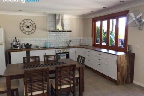 Takura Heights Modern Country Apartment With Pool Access - Whitsundays Accommodation 0