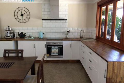 Takura Heights Modern Country Apartment With Pool Access - Whitsundays Accommodation 6