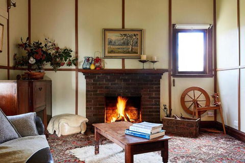 Tarndwarncoort Farmers Cottage - Whitsundays Accommodation 7