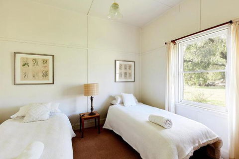 Tarndwarncoort Farmers Cottage - Whitsundays Accommodation 2