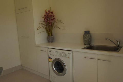 Sanctuary In The Valley - Whitsundays Accommodation 1