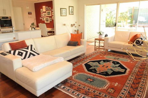Sanctuary In The Valley - Whitsundays Accommodation 3