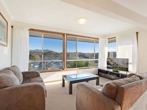 Inlet Views At The Loop - Whitsundays Accommodation 6