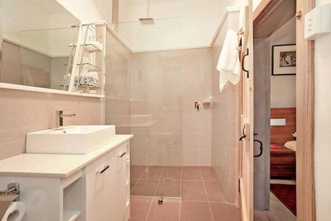 Robinson Cottage - Whitsundays Accommodation 7