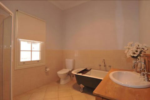 Charlie Bates Cottage - Whitsundays Accommodation 6