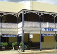 The Old Vic Inn - Whitsundays Accommodation