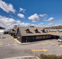 Olde Tudor Hotel - Whitsundays Accommodation