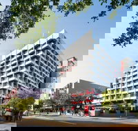 H on Smith Hotel - Whitsundays Accommodation