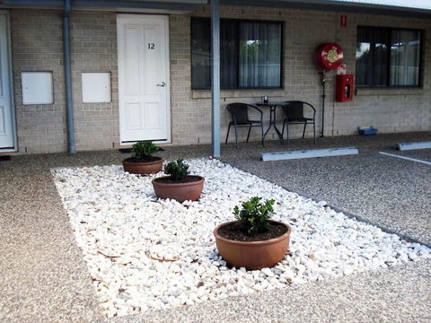 Oakey Motor Inn - Whitsundays Accommodation 0