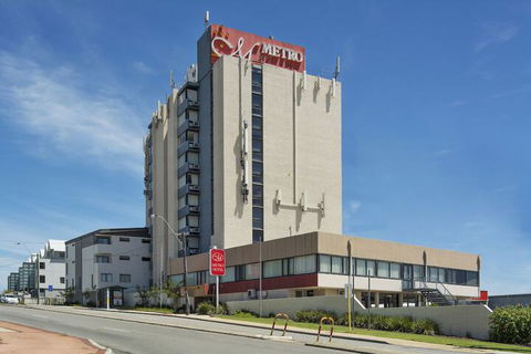 Metro Hotel Perth - Whitsundays Accommodation 1