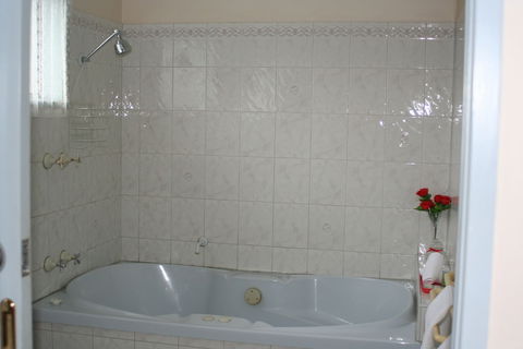 The Coachman Motel & Units - Whitsundays Accommodation 3
