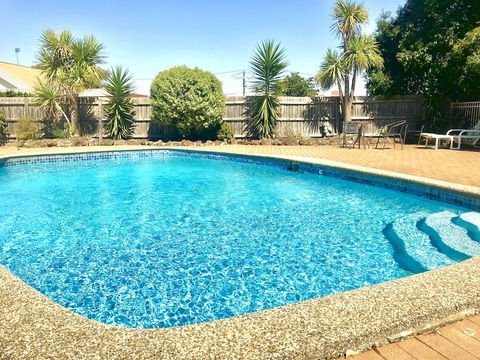 Burwood East Motel - Whitsundays Accommodation 0