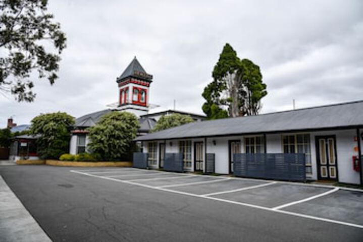New Town TAS Whitsundays Accommodation