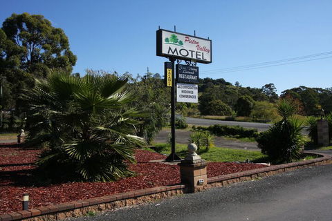 Picton Valley Motel - Whitsundays Accommodation 1